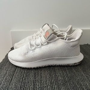 Womens Adidas sneaker in white size 6